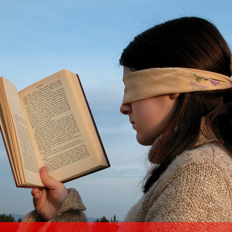 Mujer leyendo